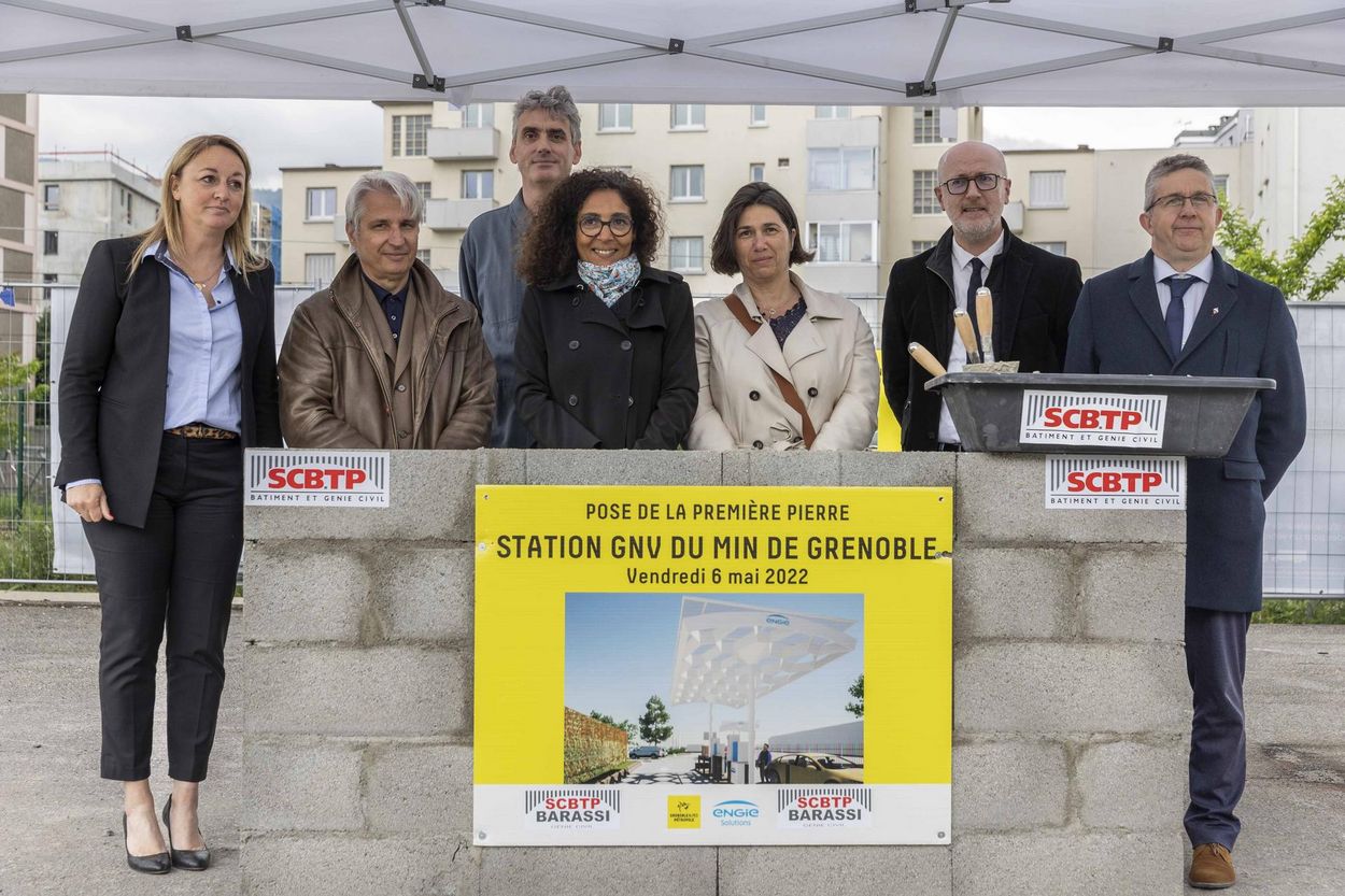La première pierre de la future station a été posée vendredi 6 mai 2022 en présence des élus et partenaires du projet.